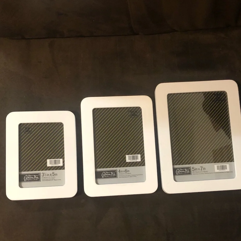 3 Picture Frames,